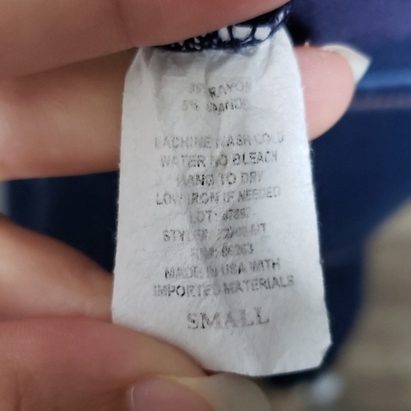 Graphic Maternity tee arriving soon size small - Picture 8 of 8